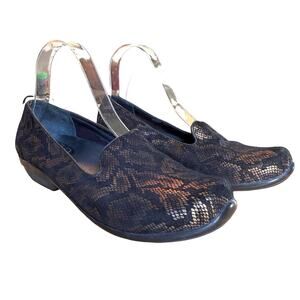 Dansko Olivia Bronze Snakeskin Print Clogs Slip On Leather Shoes Loafers 39 8.5
